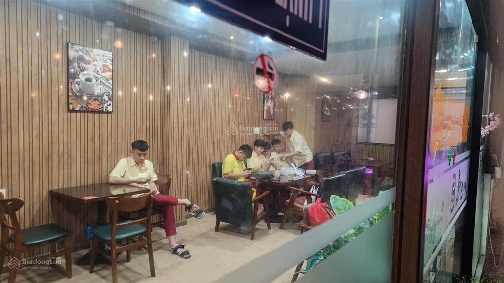Sang nhượng quán cafe 1000m2 đường số 42  gò vấp, tiền mặt bằng chỉ 7 triệu/tháng, lợi nhuận cao