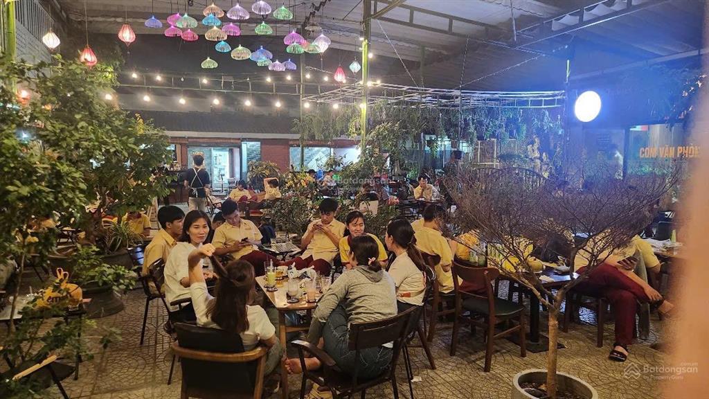 Sang nhượng quán cafe 1000m2 đường số 42  gò vấp, tiền mặt bằng chỉ 7 triệu/tháng, lợi nhuận cao