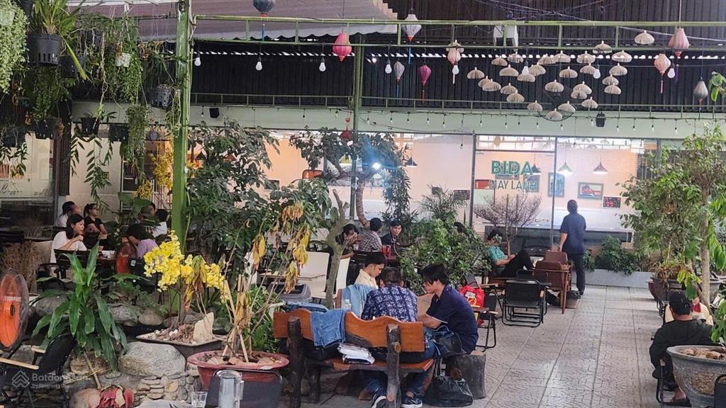 Sang nhượng quán cafe 1000m2 đường số 42  gò vấp, tiền mặt bằng chỉ 7 triệu/tháng, lợi nhuận cao