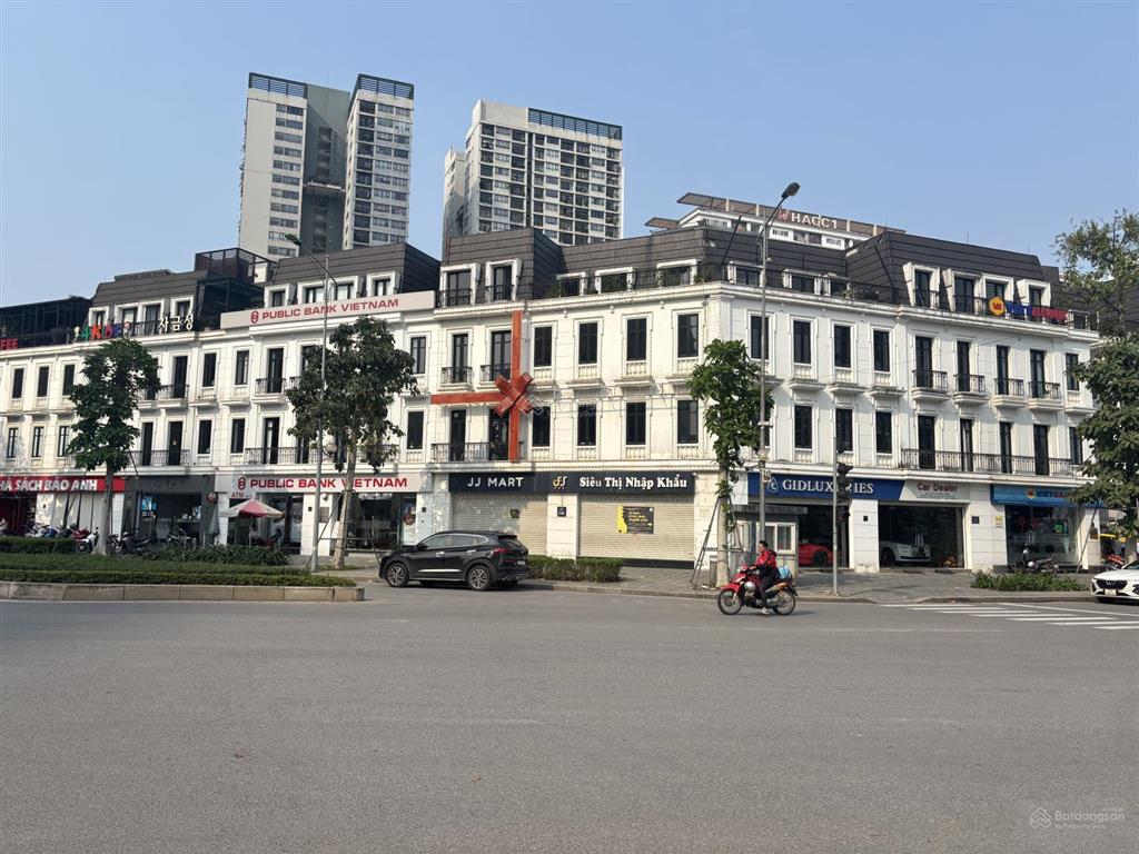 Cho thuê biệt thự liền kề ngã tư ngoại giao đoàn  180m2*4 tầng  mt 12.5m  alo 0878 170 ***