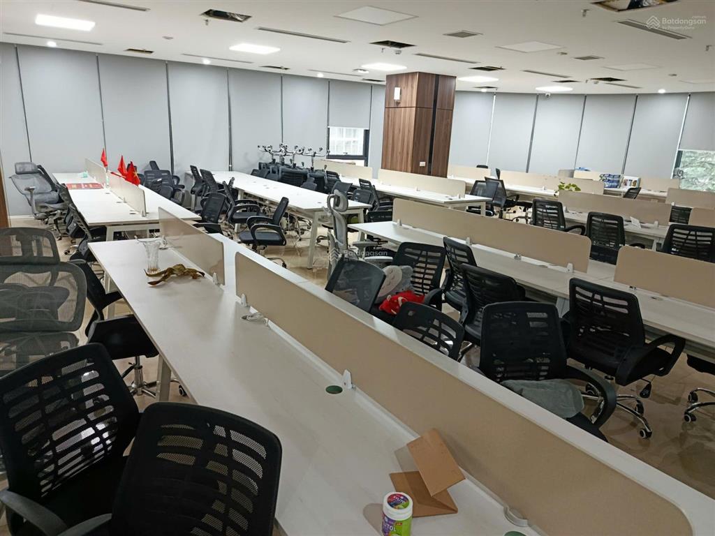 Cho thuê sàn văn phòng đẹp tại dịch vọng hậucầu giấy280m2bàn giao full nội thất  0396 835 ***