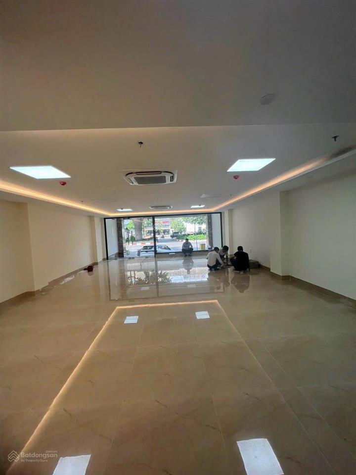 Cho thuê căn góc mặt phố trung kính  cầu giấy  85m2  4 tầng  1 hầmhợp nhà hàng   0396 835 ***