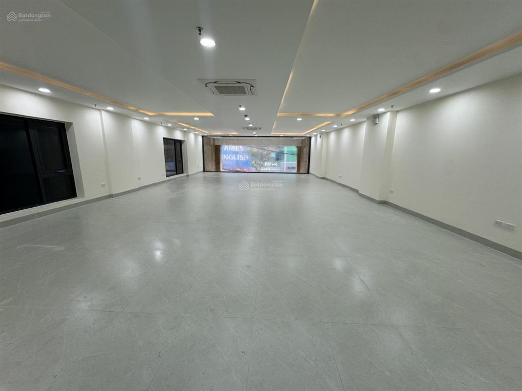 Cho thuê nhà mặt phố trần khát chân  hai bà trưng  150m2  5 tầng  mt 8m   0396 835 ***