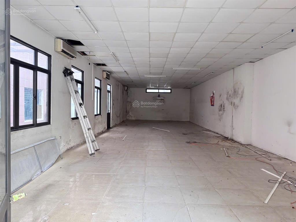 Cho thuê 300m2 kho tại nguỵ như kon tum  thanh xuân  kho đẹp, hiếm, sân rộng   0396 835 ***