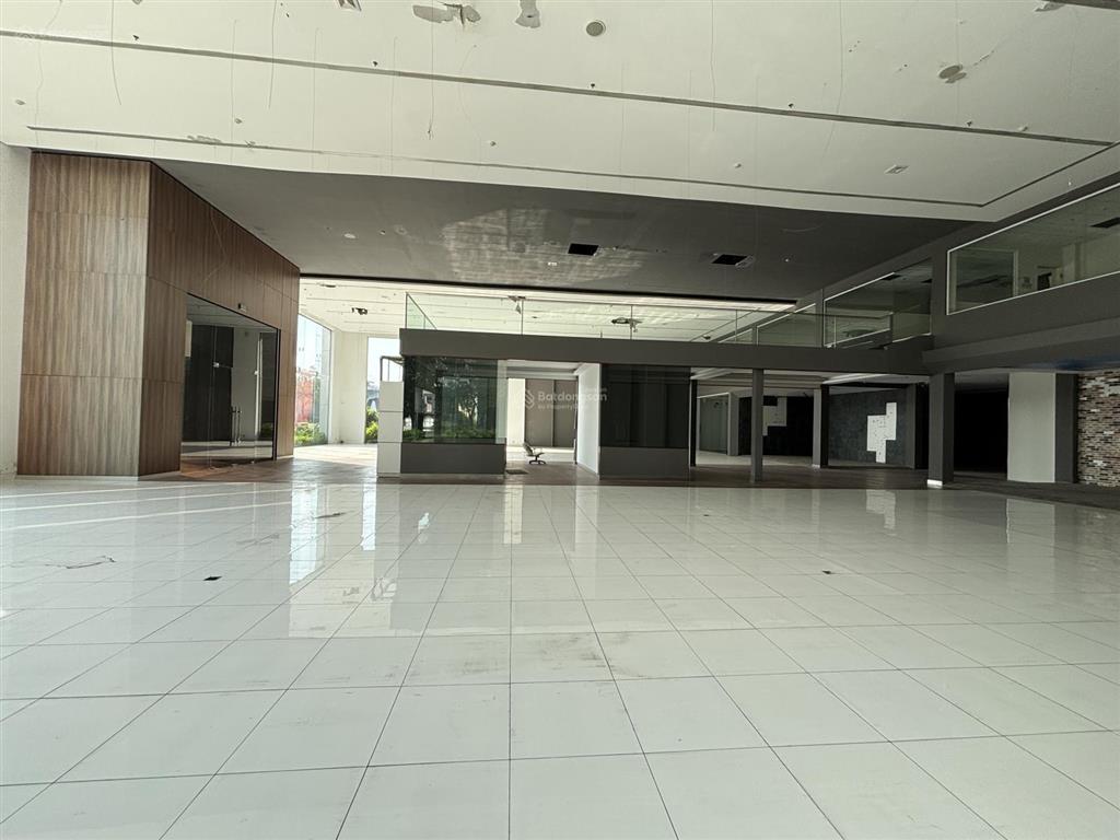 Cho thuê nhà mặt phố lê văn lương  thanh xuân  700m2  mặt tiền 15m  alo 0396 835 ***