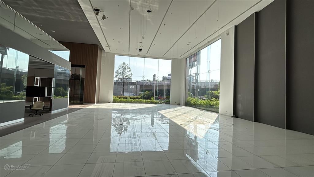 Cho thuê nhà mặt phố lê văn lương  thanh xuân  700m2  mặt tiền 15m  alo 0396 835 ***