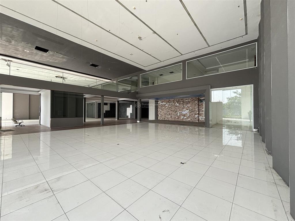 Cho thuê nhà mặt phố lê văn lương  thanh xuân  700m2  mặt tiền 15m  alo 0396 835 ***