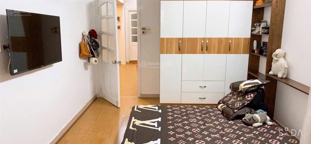 Căn hộ tập thể rẻ nhất khu vực đường giải phóng  80m2/ 2pn 2wc  ô tô chạy vòng quanh toà  4,1 tỷ