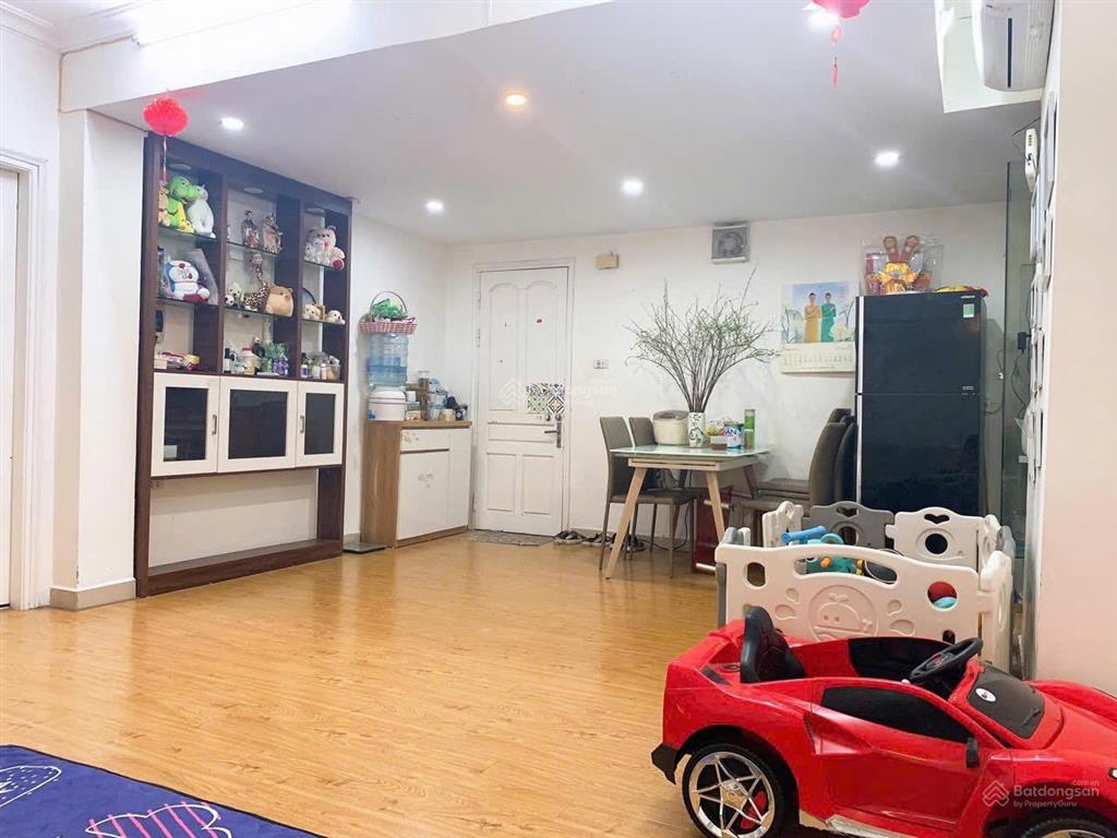 Căn hộ tập thể rẻ nhất khu vực đường giải phóng  80m2/ 2pn 2wc  ô tô chạy vòng quanh toà  4,1 tỷ