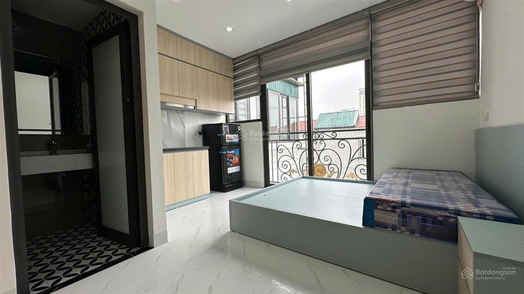 Cho thuê ccmn 25m2 thiết kế studio khép kín full nội thất, có ban công  ngõ hoà bình 7  4,8tr/th