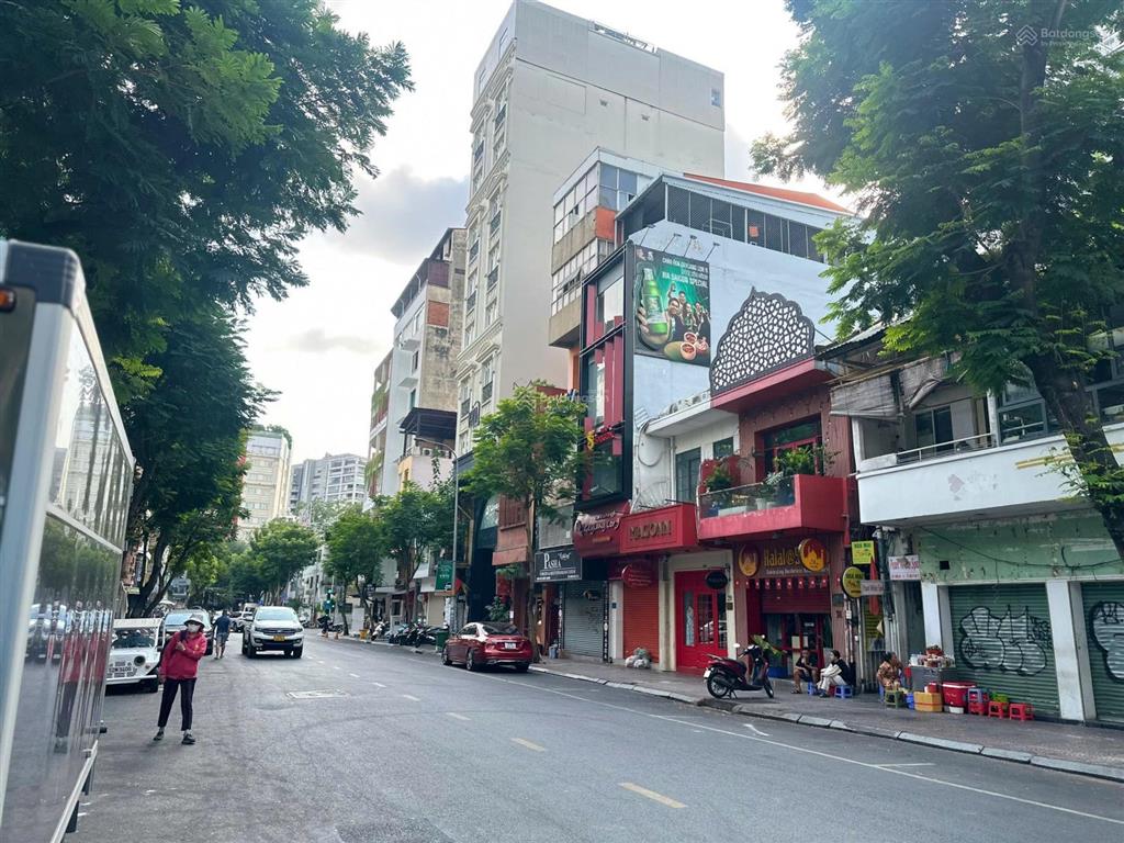 Vị trí siêu đắc địa mặt tiền thương hiệu 3739 đông du, p.bến nghé, quận 1ngay sheraton đồng khởi!