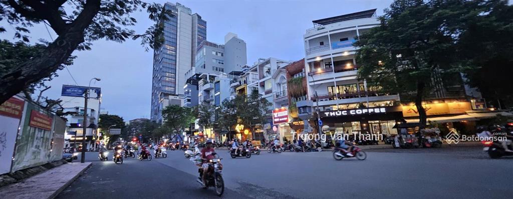 Mặt tiền ngay trần hưng đạo quận 19,5x20mcn 170m2giá 89 tỷđang cho thuê gpxd 1 hầm 7 tầng.