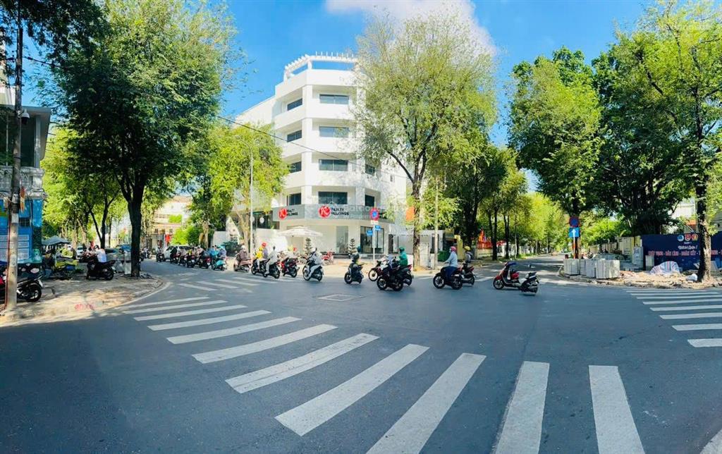 Chính chủ bán gấp mặt tiền thương hiệu đẹp nhất khu vựcngang 9 mét+4 tầng thang máygiá 38,5 tỷ!