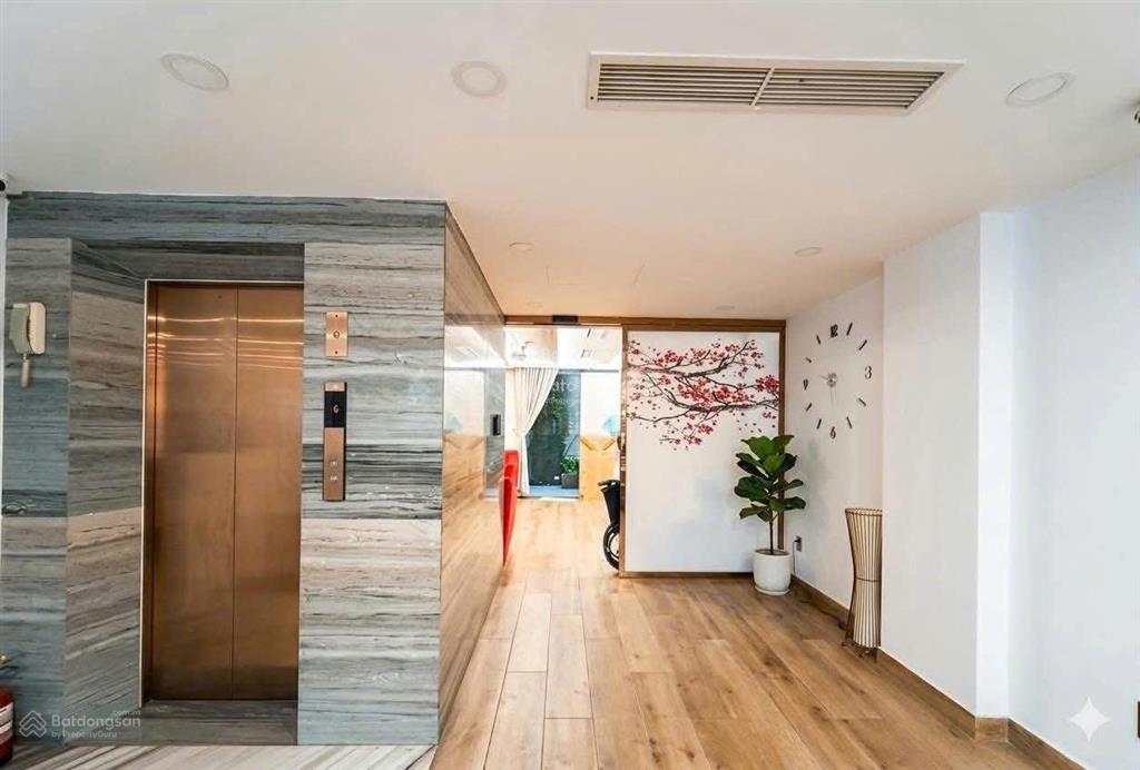 Tòa nhà trần quang khải1 hầm 6 tầngngang 11m dài 16mhợp đồng thuê 140 triệu/thánggiá 37,9 tỷ