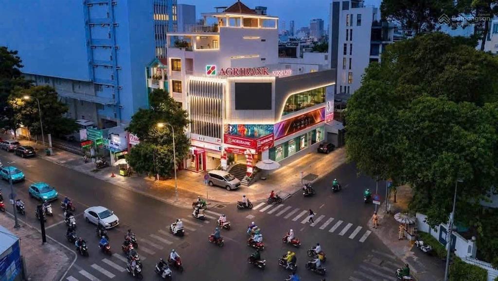 Góc 2 mặt tiền thương hiệu đẹp, ngang 14 mét, 3 tầng, hợp đồng thuê 140 triệu/tháng, giá 55 tỷ