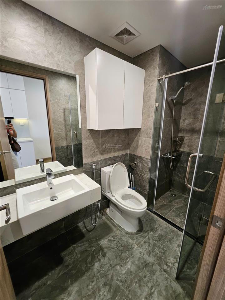 Chủ gửi bán căn 2pn 2wc pavilion, full đồ, view hồ, giá tham khảo tốt trong khu vực