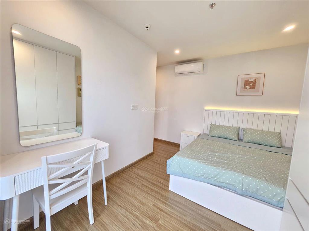 Chủ gửi bán căn 2pn 2wc pavilion, full đồ, view hồ, giá tham khảo tốt trong khu vực