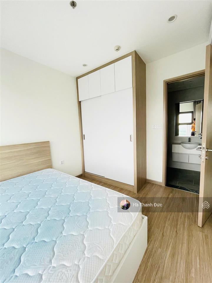 Chính chủ gửi bán căn góc 2pn 2wc 63m2 tòa s2.17, giá chỉ 3,7 tỷ