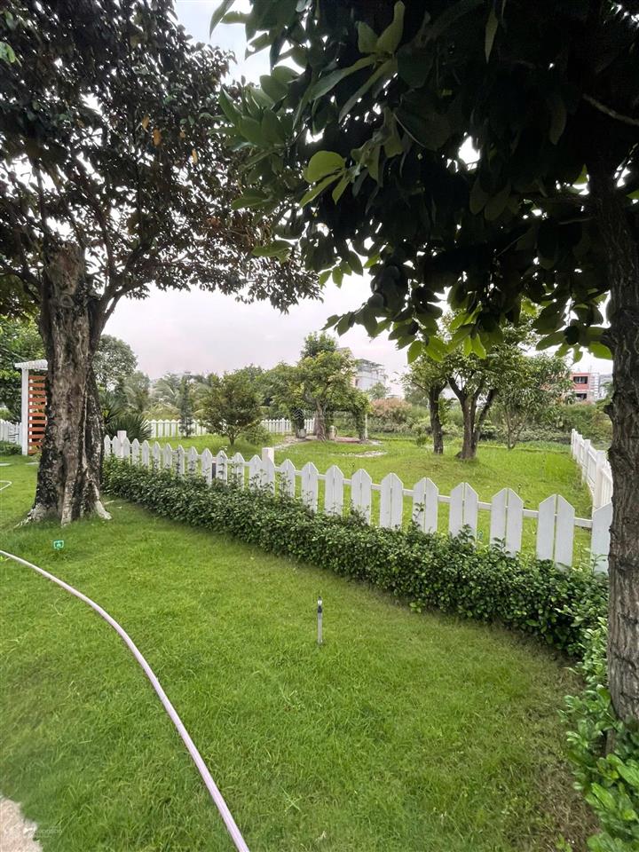 Bán khuôn biệt thự 1 hầm 4 tầng tại trương văn bang  7x18m  giá 19 tỷ còn thương lượng