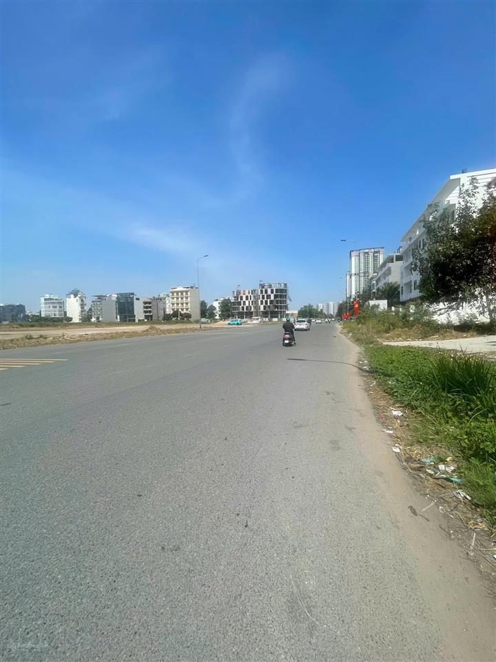 Bán căn nhà c4 mt nguyễn thị định rẻ nhất tuyến đường  7.2x18m  ctxd 1h+7t  giá 30 tỷ còn tl