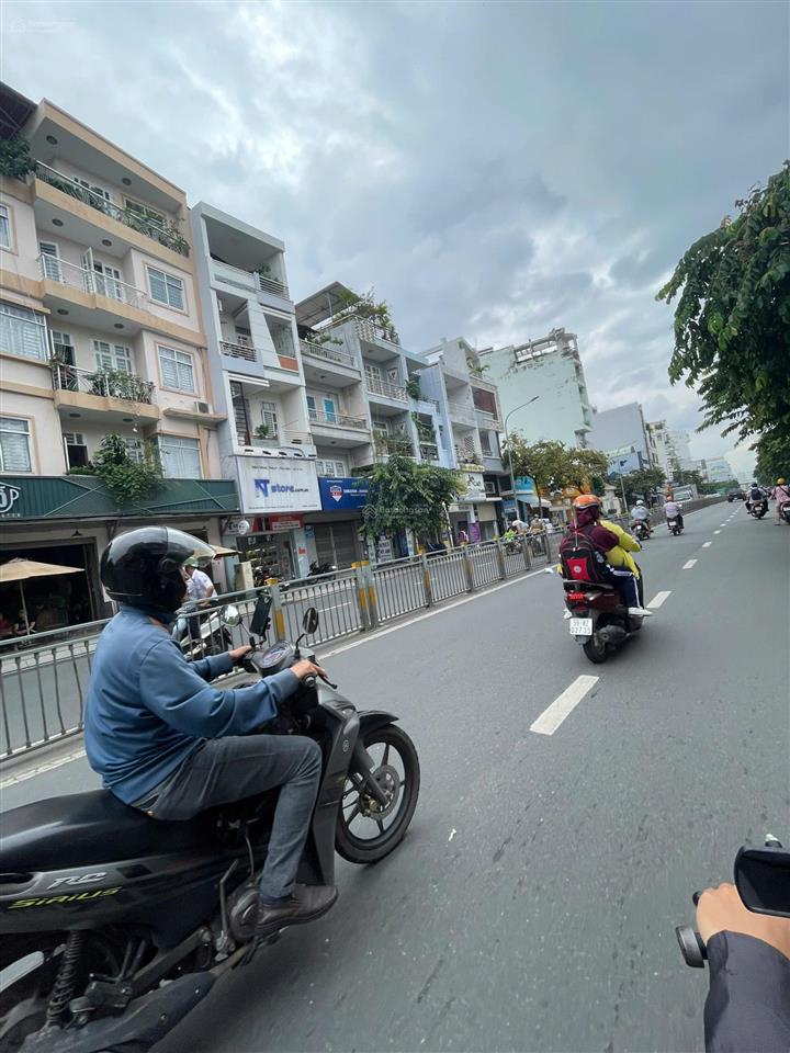 Bán căn nhà c4 đường lê trọng tấn, tân phú  6x47m nh 11m  ctxd 1h + 7t giá 30 tỷ còn thương lượng