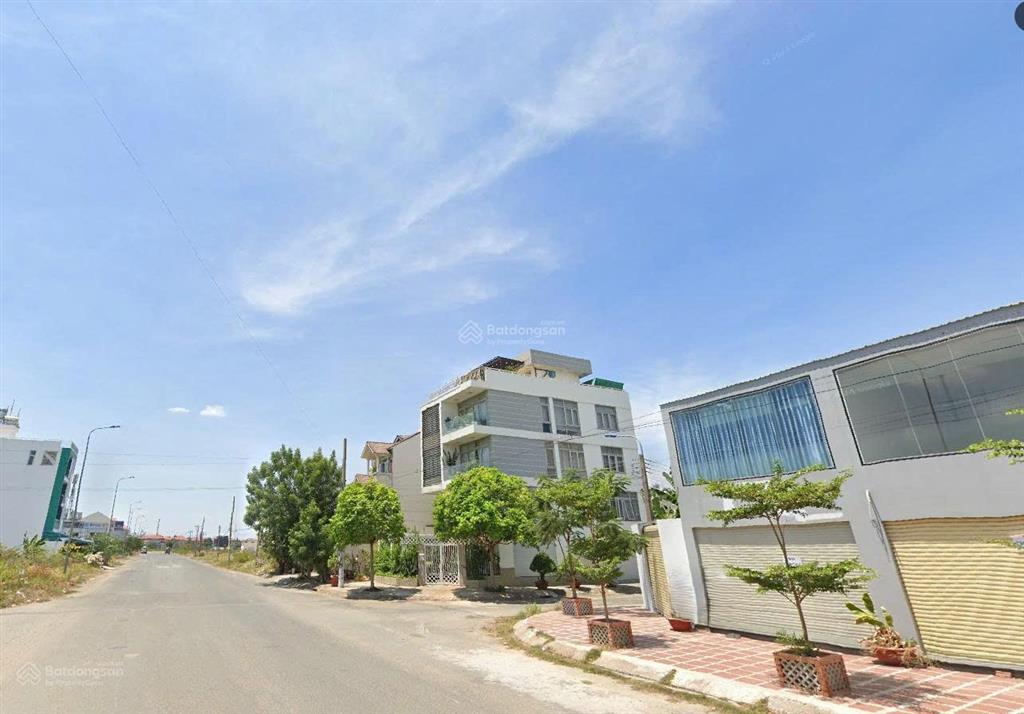 Cần bán khuôn đất mt đường tại nguyễn văn kỉnh, p.tml. dt 21x18.5m  khu vực xây cao tầng  59 tỷ