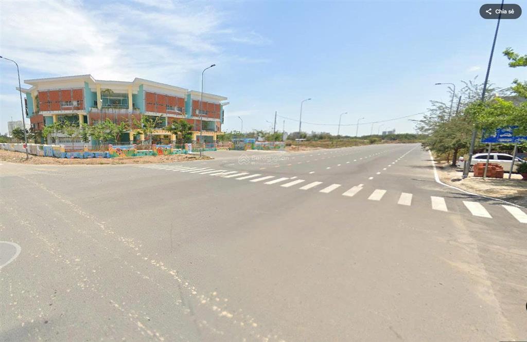 Cần bán khuôn đất mt đường tại nguyễn văn kỉnh, p.tml. dt 21x18.5m  khu vực xây cao tầng  59 tỷ