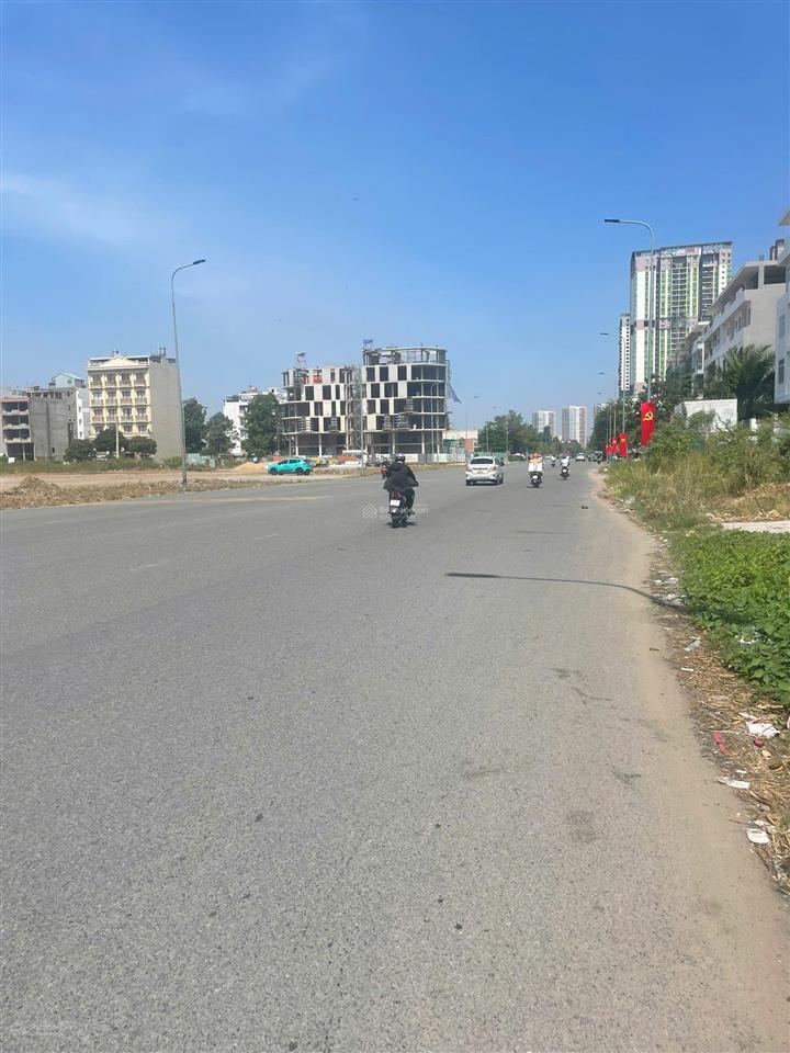 Bán khuôn đất mặt tiền trương văn bang  7x19m  xây cao  giá 36 tỷ còn thương lượng