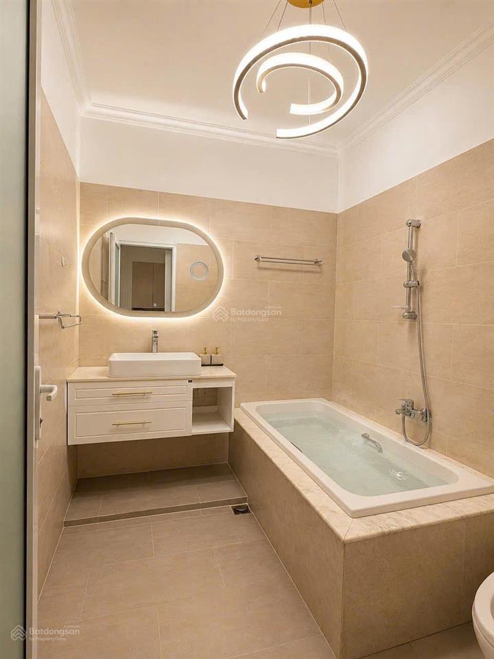 Bán căn biệt thự 2 tầng ngay trương văn bang  7x18.5m  ctxd 1 hầm 4 tầng. giá 19 tỷ thương lượng