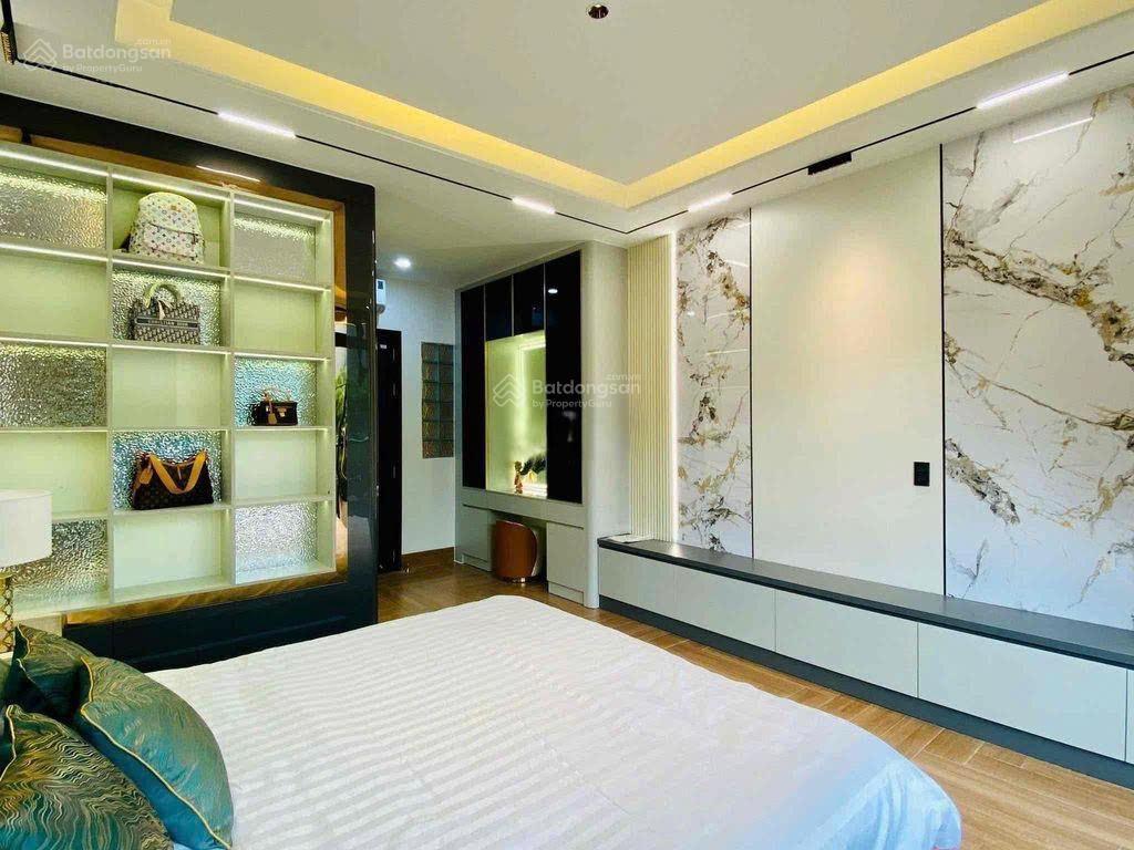 Bán căn nhà mtkd ngay đường nguyễn văn kỉnh, nhà 1 hầm 6 tầng  5x17  hđt 78tr  giá 21 tỷ còn tl