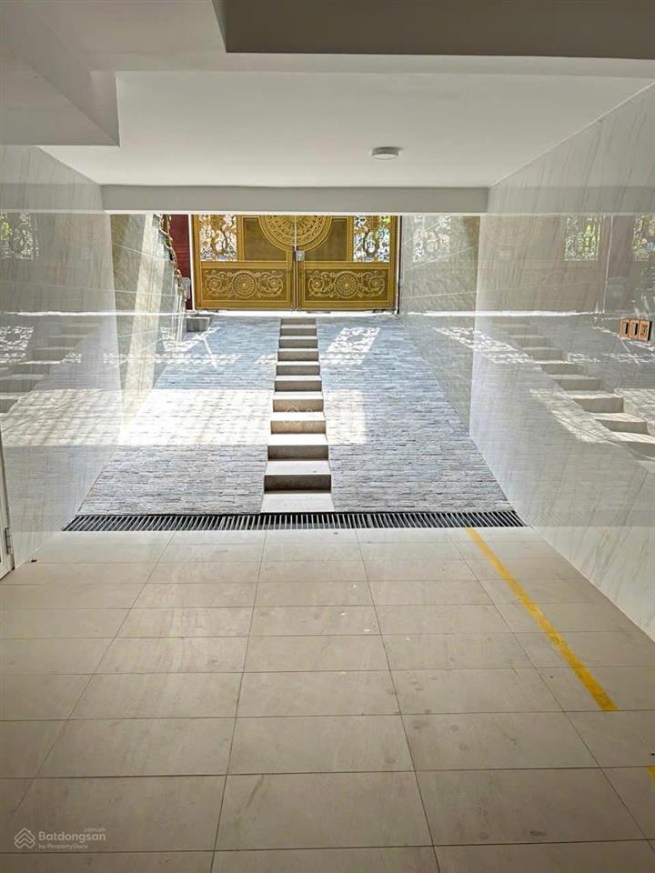 Bán căn nhà mtkd ngay đường nguyễn văn kỉnh, nhà 1 hầm 6 tầng  5x17  hđt 78tr  giá 21 tỷ còn tl