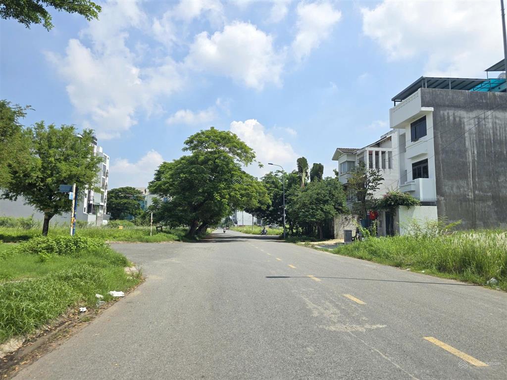 Khuôn đất xây building mặt tiền tại đường nguyễn văn kỉnh, quận 2. dt 8x20  xây 1h+7t. giá 33.5 tỷ