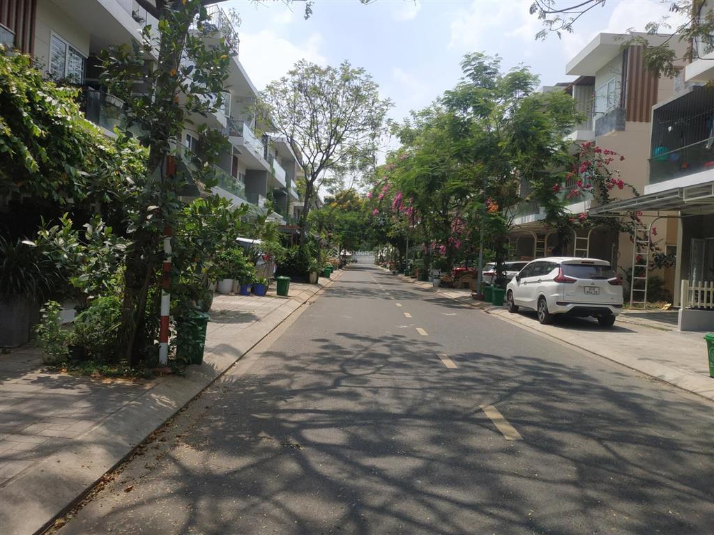 Cho thuê nhà rio vista từ 16tr gần gia hòa, đỗ xuân hợp 5x15m 3 lầu 4pn, gara.  0901 193 ***