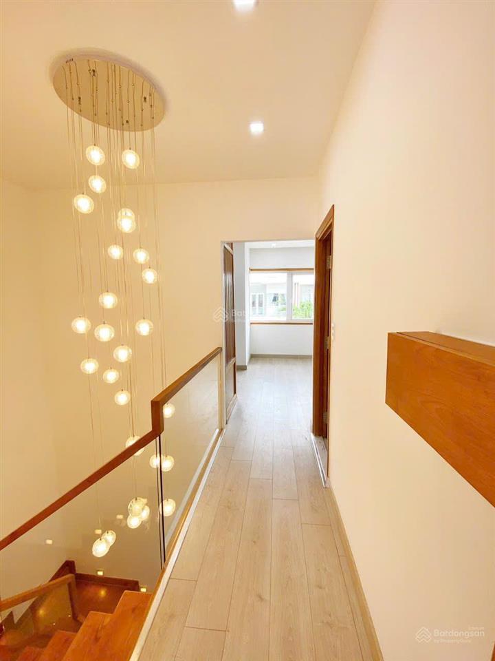 Cho thuê nhà rio vista từ 16tr gần gia hòa, đỗ xuân hợp 5x15m 3 lầu 4pn, gara.  0901 193 ***