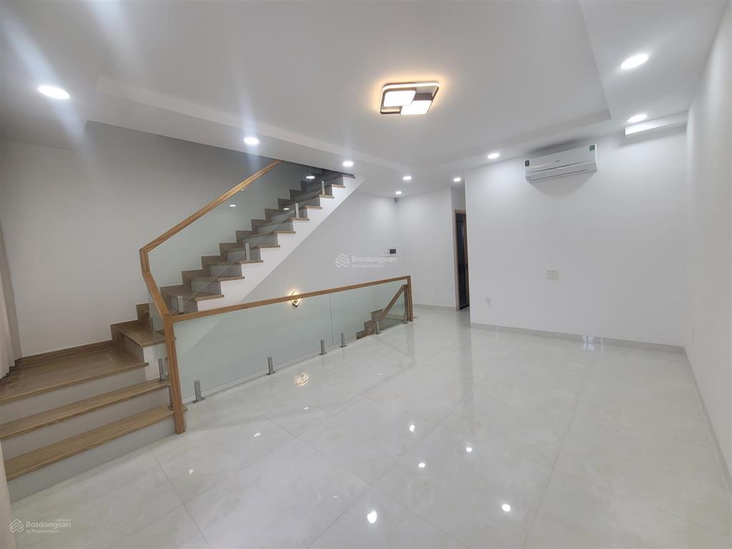 Cho thuê nhà rio vista từ 16tr gần gia hòa, đỗ xuân hợp 5x15m 3 lầu 4pn, gara.  0901 193 ***