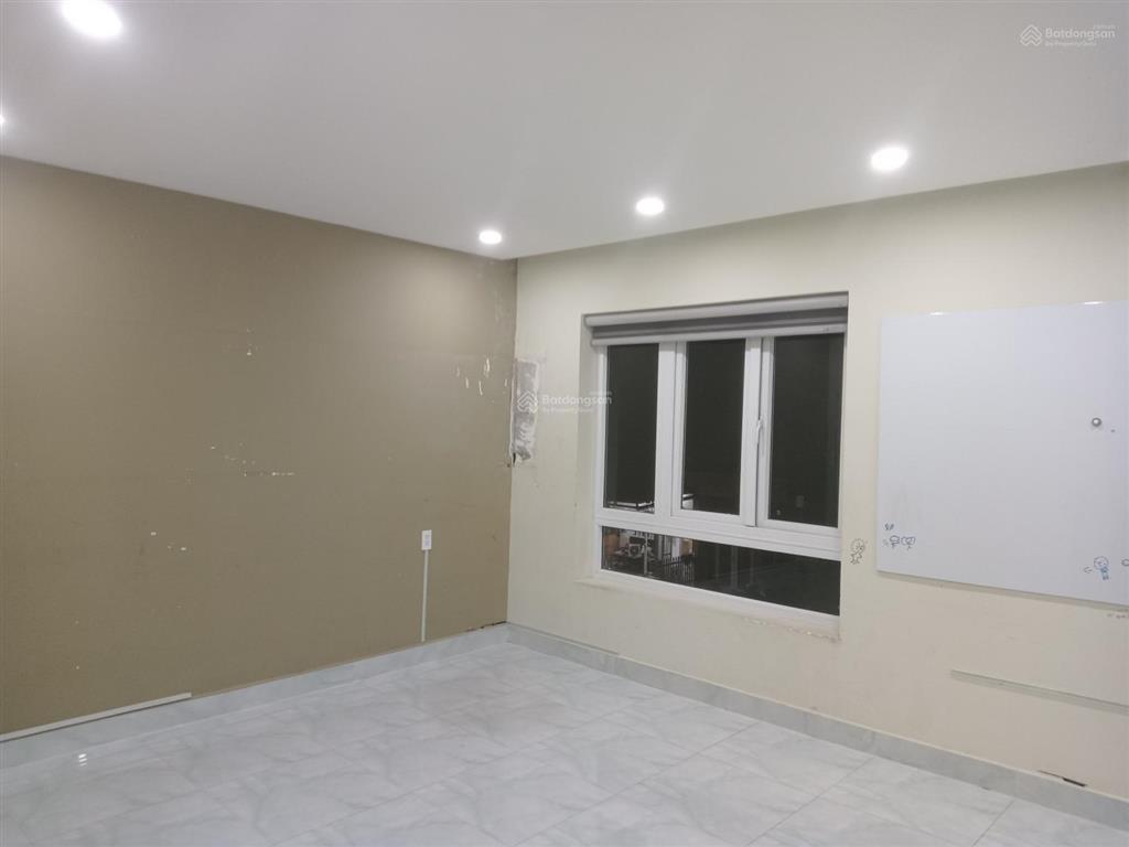 Cho thuê nhà rio vista 7x18m 18tr gần gia hòa, đỗ xuân hợp 5x15m 3 lầu 4pn, gara.  0901 193 ***