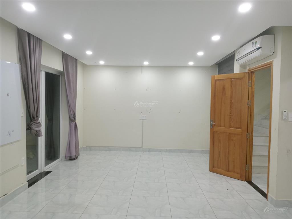 Cho thuê nhà rio vista 7x18m 18tr gần gia hòa, đỗ xuân hợp 5x15m 3 lầu 4pn, gara.  0901 193 ***