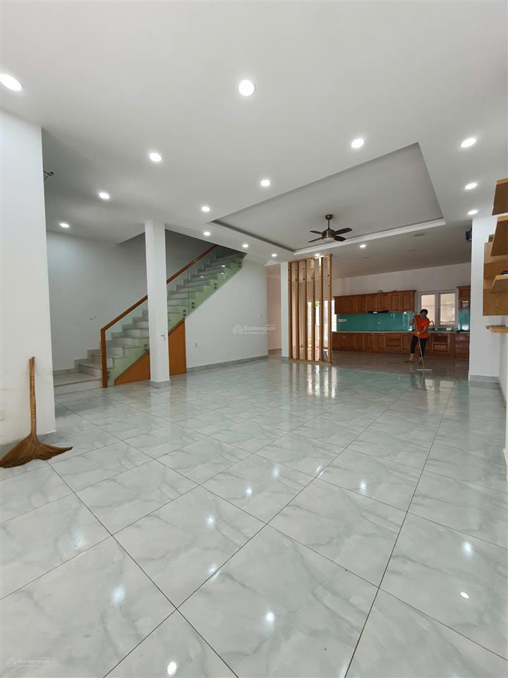 Cho thuê nhà rio vista 7x18m 18tr gần gia hòa, đỗ xuân hợp 5x15m 3 lầu 4pn, gara.  0901 193 ***