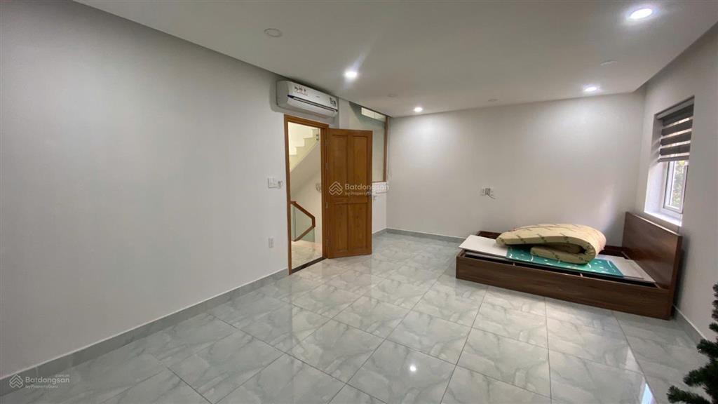 Cho thuê nhà rio vista 7x18m 18tr gần gia hòa, đỗ xuân hợp 5x15m 3 lầu 4pn, gara.  0901 193 ***