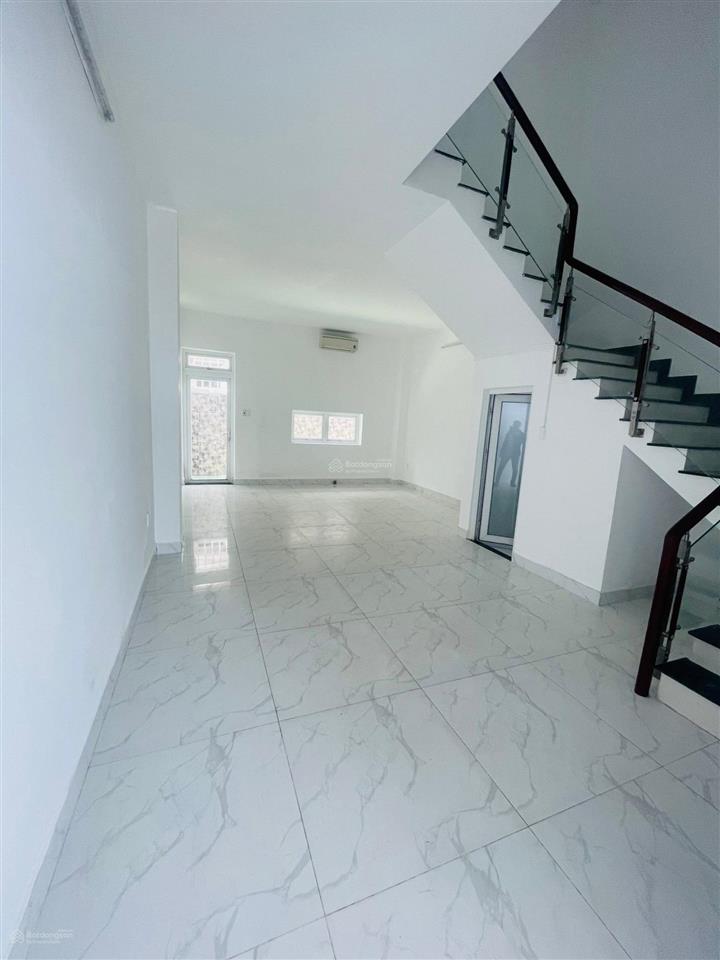 Cho thuê nhà mặt tiền liên phường 100150m2 từ 24tr gần đỗ xuân hợp.  0901 193 ***