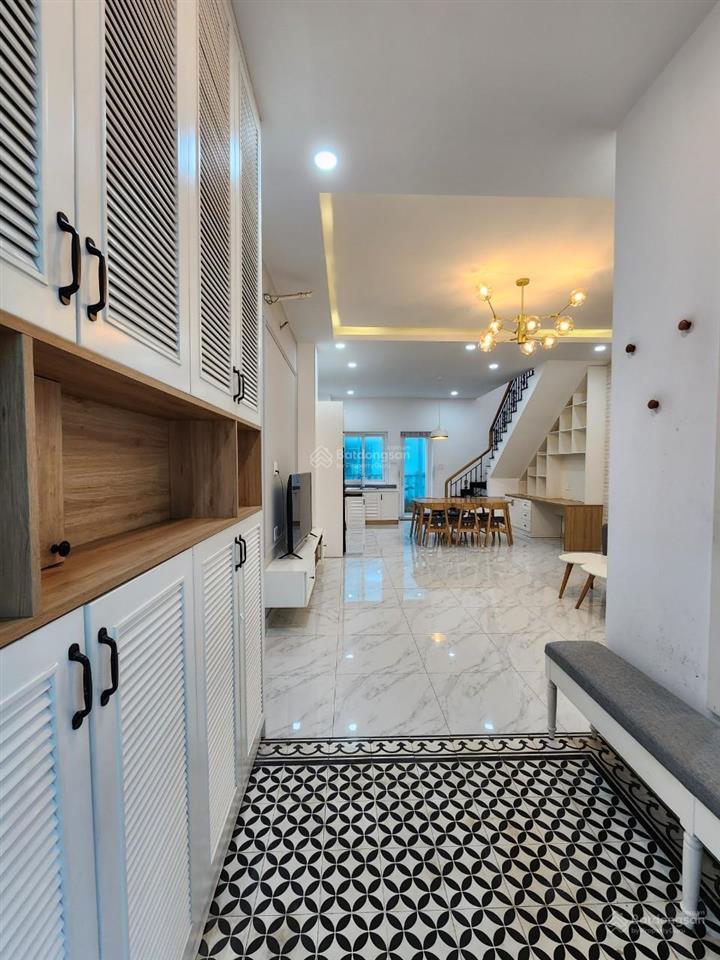 Cho thuê nhà 15tr 80m2 3 lầu, gara rộng gần khu vực đỗ xuân hợp, cầu năm lý.  0901 193 ***