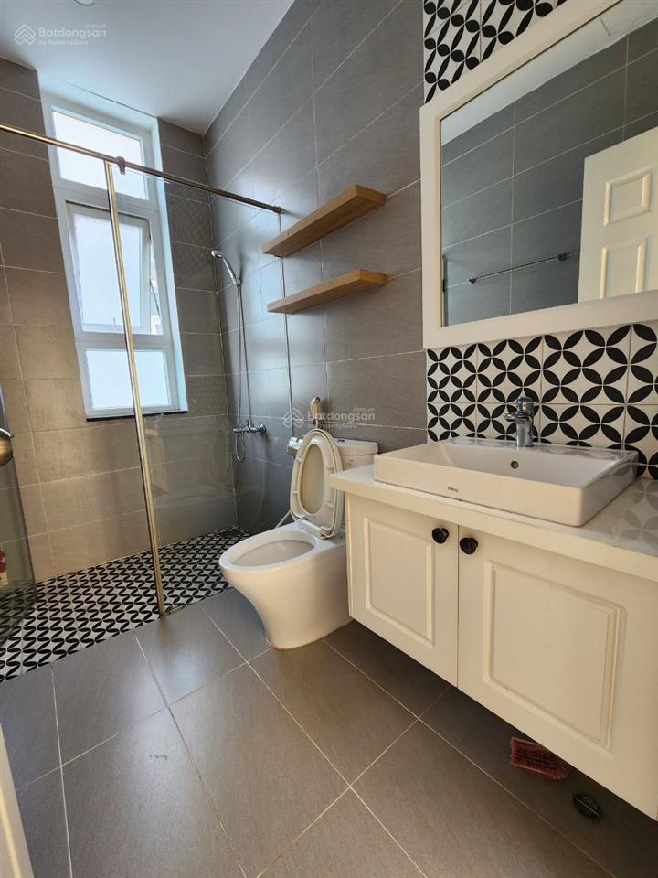 Cho thuê nhà 15tr 80m2 3 lầu, gara rộng gần khu vực đỗ xuân hợp, cầu năm lý.  0901 193 ***