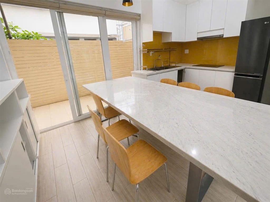 Cho thuê nhà rio vista từ 16tr gần gia hòa, đỗ xuân hợp 5x15m 3 lầu 4pn, gara.  0901 193 ***