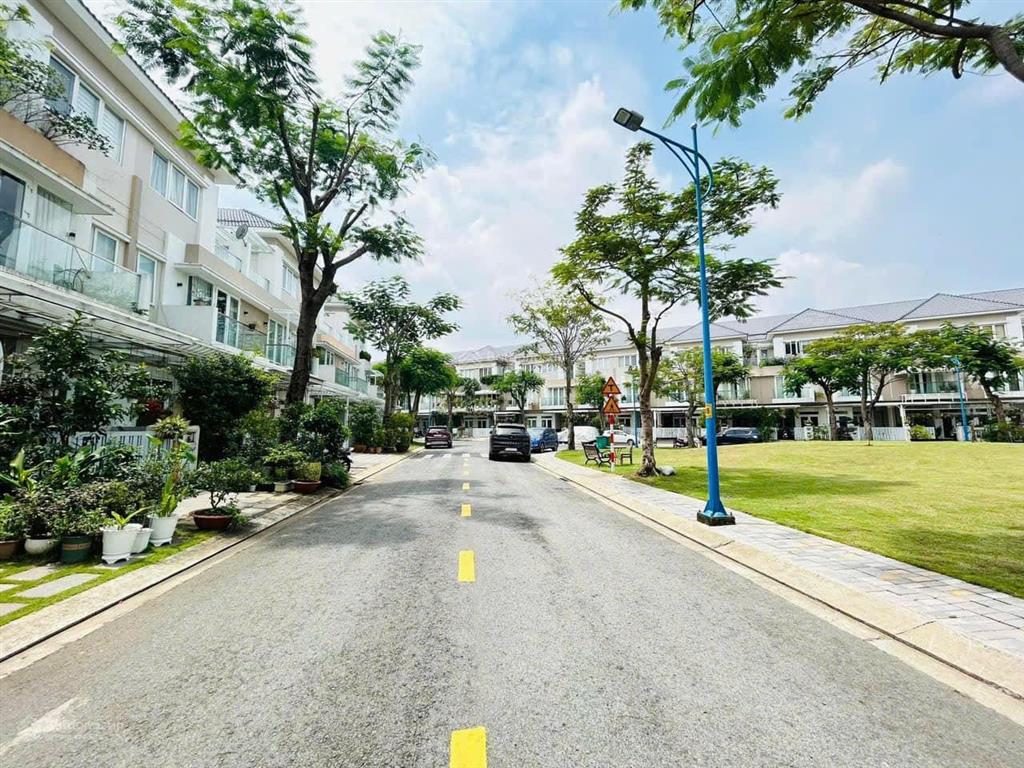 Cho thuê nhà merita full nội thất 3l4pn gần liên phường, đỗ xuân hợp.  0901 193 ***