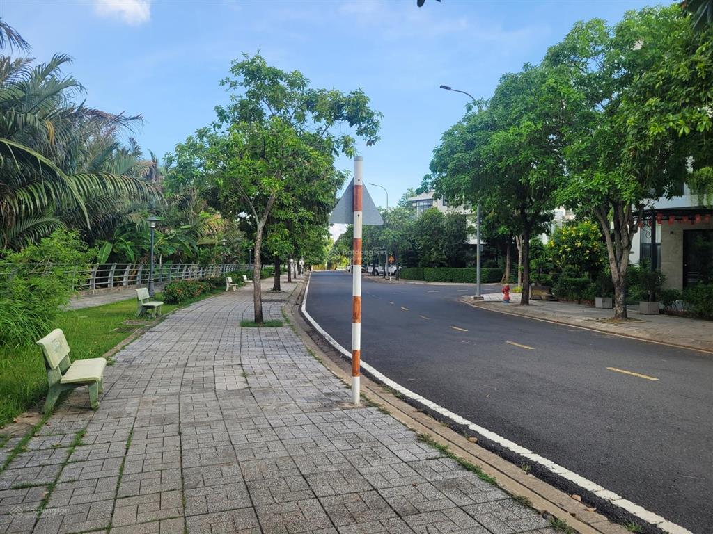 Cho thuê nhà riovista 17tr gần gia hòa, đỗ xuân hợp 5x15m 3 lầu 4pn, gara.  0901 193 ***