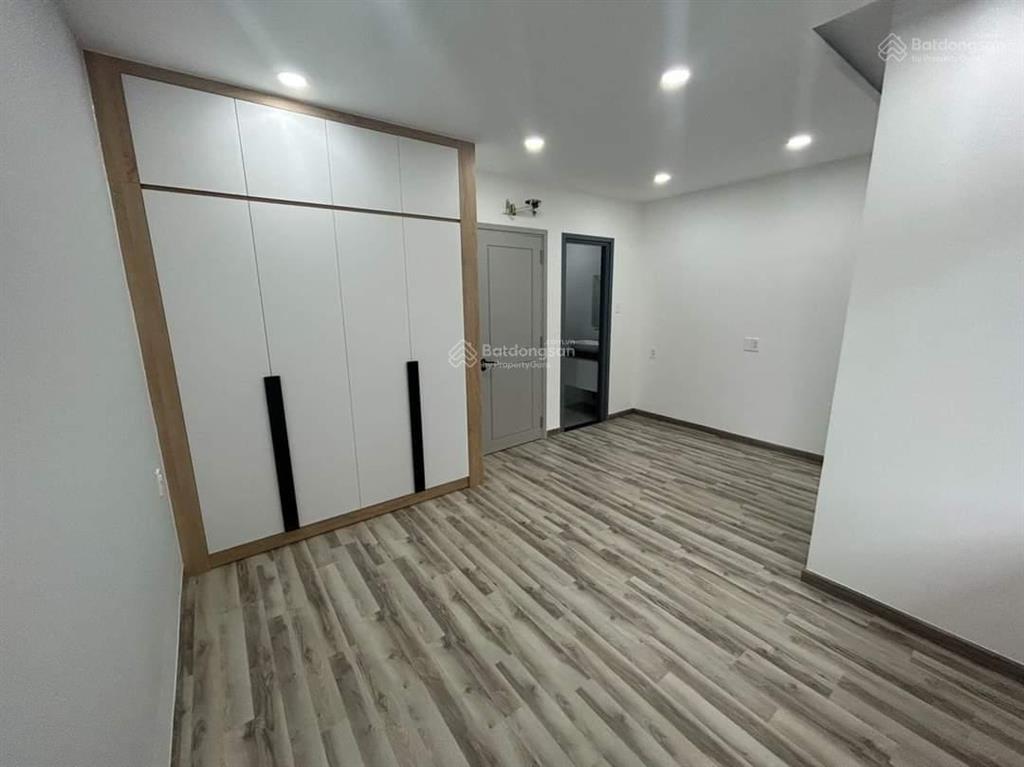 Cho thuê nhà riovista 17tr gần gia hòa, đỗ xuân hợp 5x15m 3 lầu 4pn, gara.  0901 193 ***