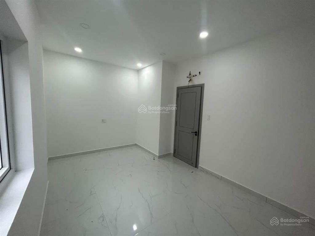 Cho thuê nhà riovista 17tr gần gia hòa, đỗ xuân hợp 5x15m 3 lầu 4pn, gara.  0901 193 ***
