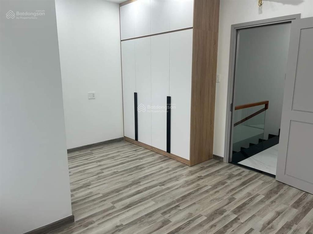 Cho thuê nhà riovista 17tr gần gia hòa, đỗ xuân hợp 5x15m 3 lầu 4pn, gara.  0901 193 ***