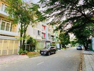 Cho thuê biệt thự 230m2 2l4pn gần phạm văn đồng, kha vạn cân.  0901 193 ***