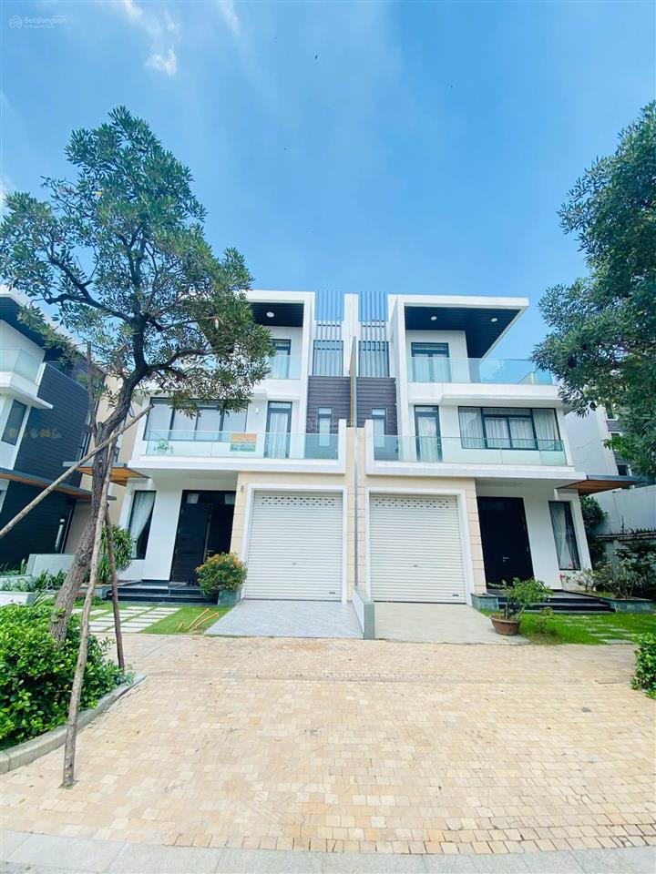 Cho thuê biệt thự lucasta 28tr gần liên phường, bưng ông thoàn 240m2.  0901 193 ***